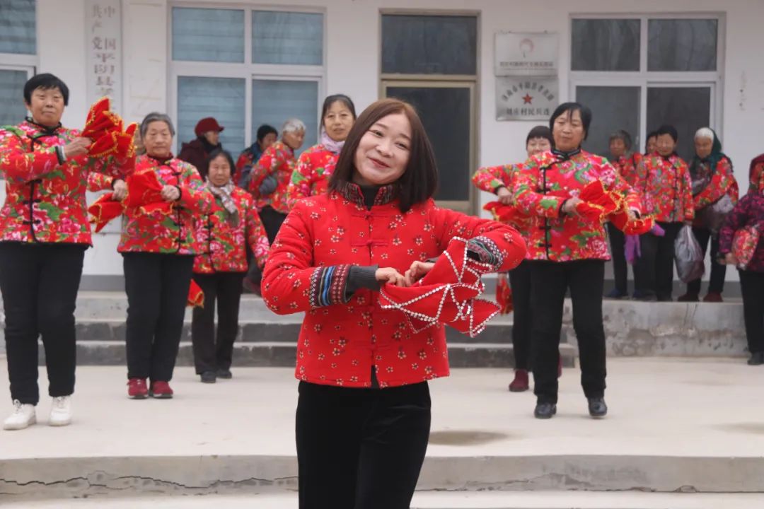 印刷机印钱视频_印钱机器多少钱一台_包装盒印刷机多少钱一台